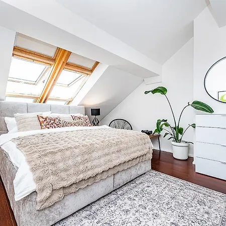 Apartament 2-bedroom With Terrace Overlooking Zizkov Tv Tower