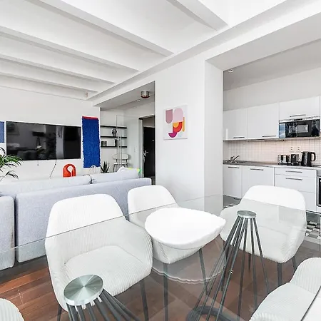 2-bedroom With Terrace Overlooking Zizkov Tv Tower Apartament