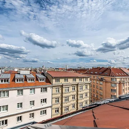 2-bedroom With Terrace Overlooking Zizkov Tv Tower Apartament *