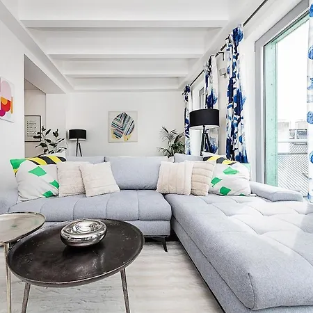 Apartament 2-bedroom With Terrace Overlooking Zizkov Tv Tower Praga