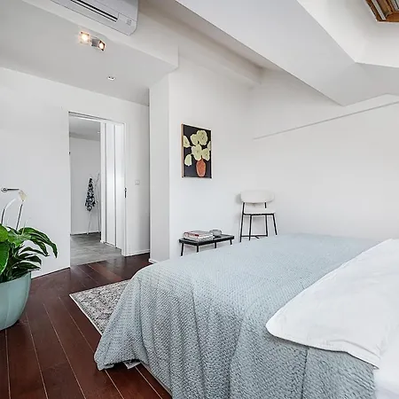 2-bedroom With Terrace Overlooking Zizkov Tv Tower Apartament Praga